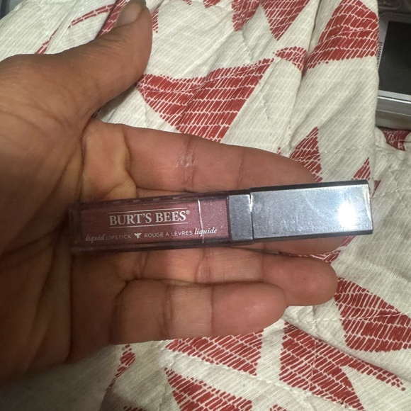 Burt's Bees Liquid Lipstick - Deep Mauve - Picture 1 of 2